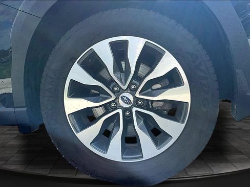 Certified 2025 Subaru Outback Limited AWD/4WD image 30