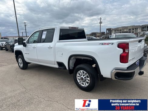 Used 2023 Chevrolet Silverado 2500 LT image 3
