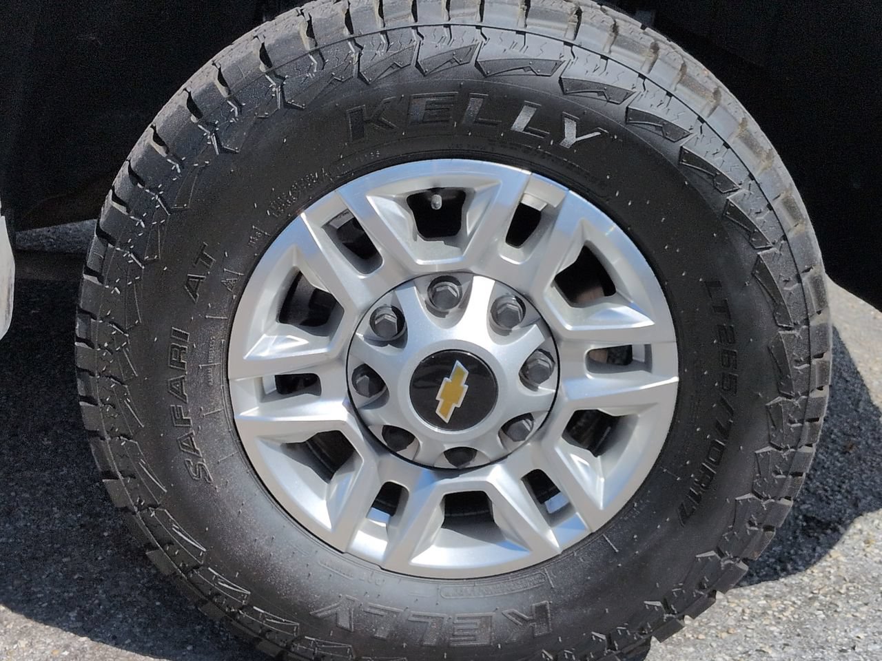 Used 2025 Chevrolet Silverado 2500 LT w/ Safety Package AWD/4WD image 11