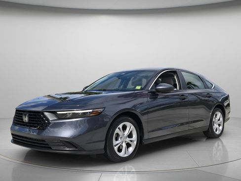 Certified 2025 Honda Accord LX image 9