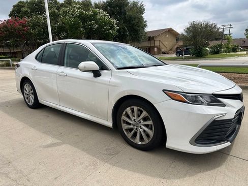 Used 2023 Toyota Camry LE FWD image 8