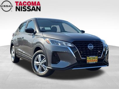 New 2025 Nissan Kicks Play S