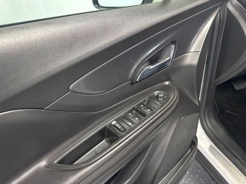 Used 2020 Buick Encore Preferred image 10