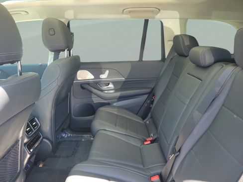 Certified 2026 Mercedes-Benz GLS 450 4MATIC image 10