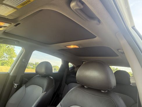 Used 2012 Hyundai Tucson Limited w/ Premium Pkg FWD image 10