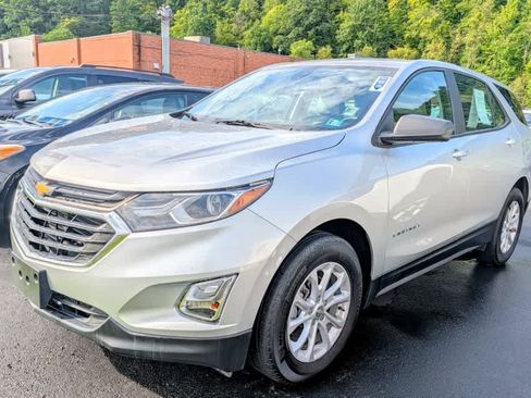 Used 2020 Chevrolet Equinox LS FWD image 3