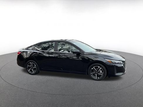 Used 2025 Nissan Sentra SV image 2