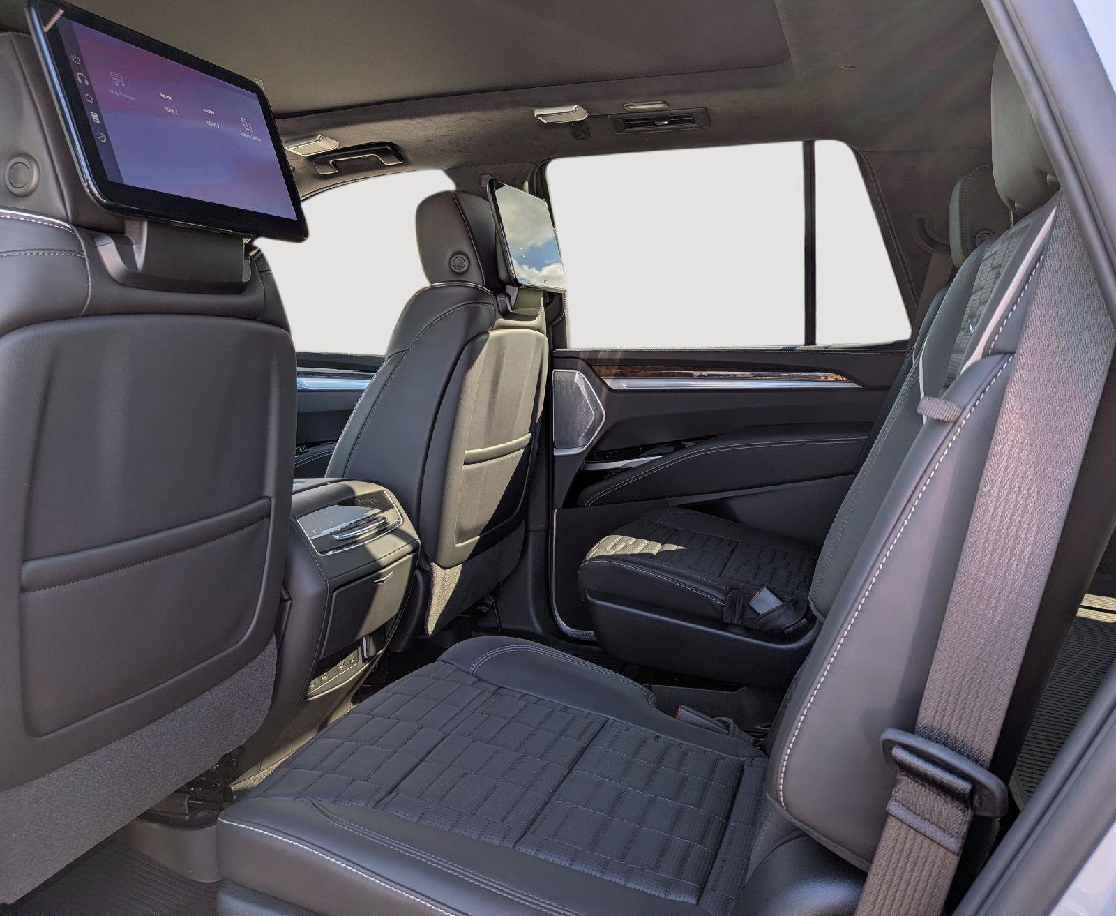 New 2026 Cadillac Escalade Platinum Sport w/ LPO, ONYX Package AWD/4WD image 22