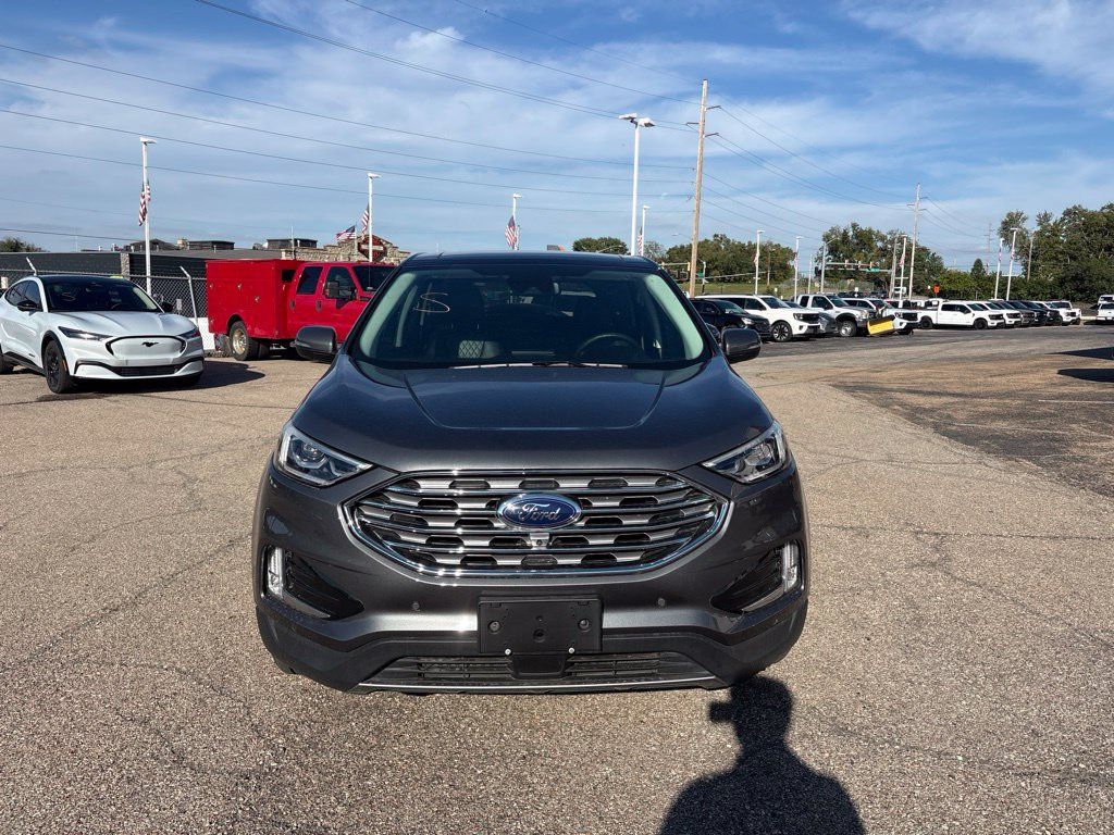 Certified 2024 Ford Edge Titanium w/ Equipment Group 301A AWD/4WD image 2