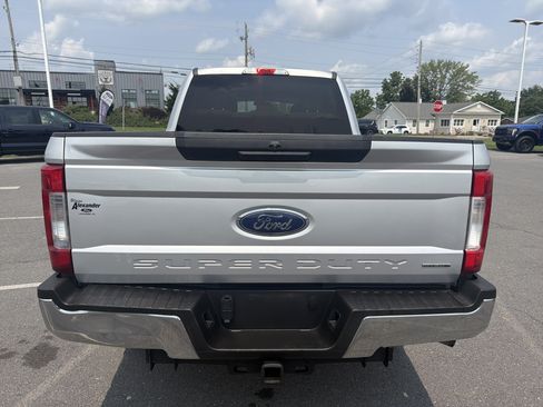 Used 2018 Ford F250 XLT AWD/4WD image 4