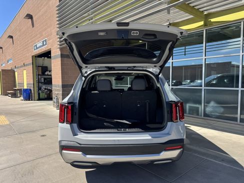 Used 2024 Kia Sorento SX image 38