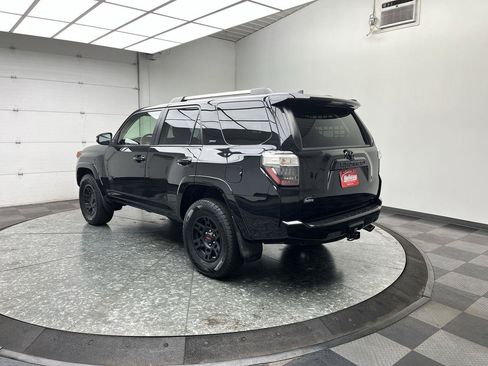 Used 2019 Toyota 4Runner SR5 Premium AWD/4WD image 2