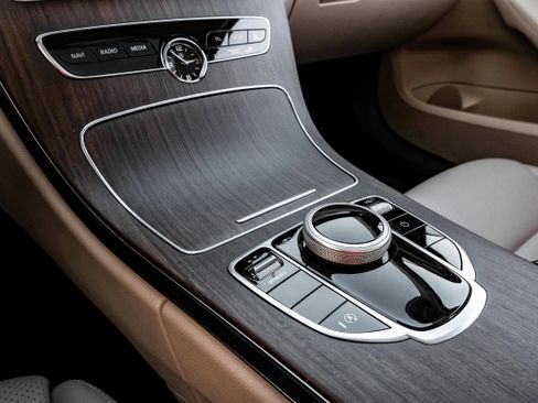 Used 2021 Mercedes-Benz C 300 Sedan image 24