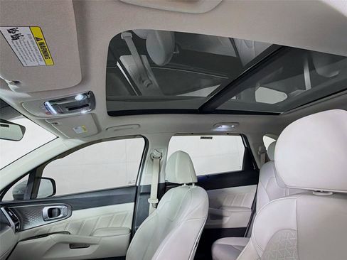 Used 2023 Kia Sorento SX Prestige w/ Panoramic Sunroof Package AWD/4WD image 5