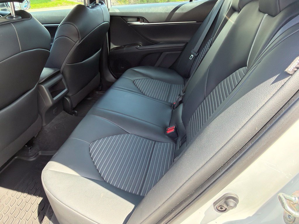 Used 2021 Toyota Camry SE FWD image 12
