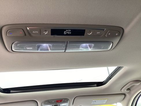 Certified 2024 Kia Telluride S w/ S Sunroof Package AWD/4WD image 18