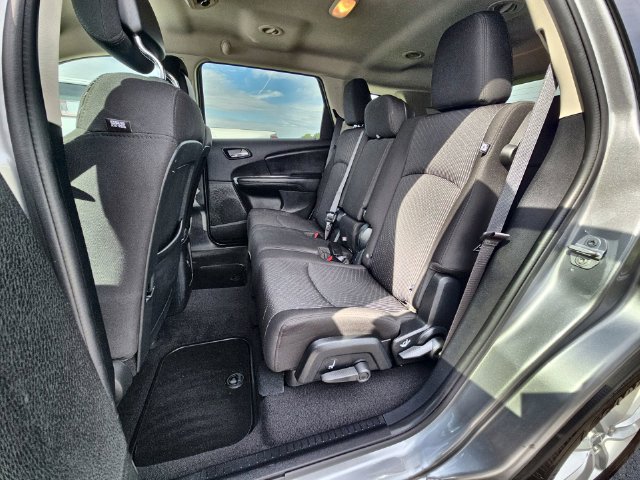 Used 2017 Dodge Journey SXT w/ Comfort/Convenience Group FWD image 20
