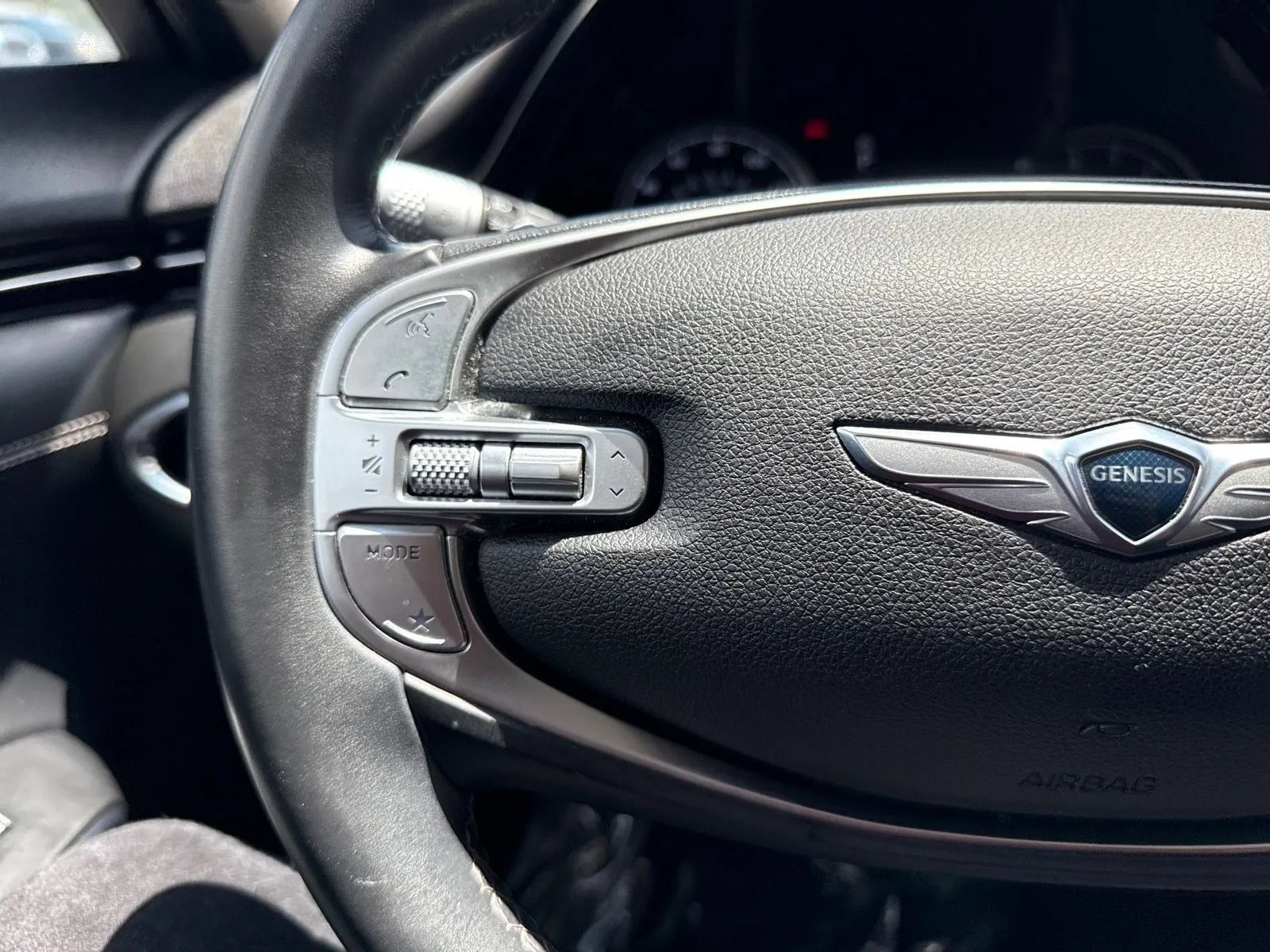 Used 2025 Genesis GV70 2.5T AWD/4WD image 18