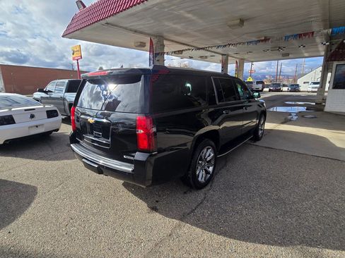Used 2017 Chevrolet Suburban Premier image 5