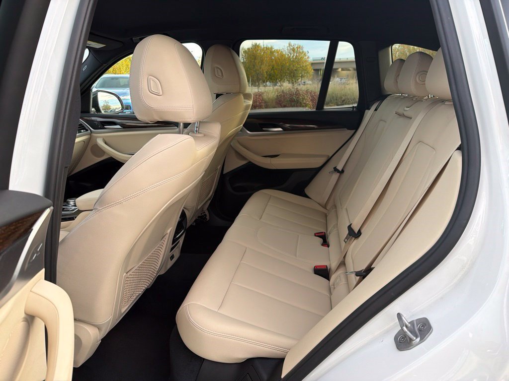Used 2021 BMW X3 xDrive30e AWD/4WD image 11