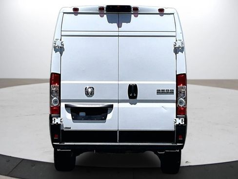 Used 2024 RAM ProMaster 2500 w/ Convenience Group FWD image 8