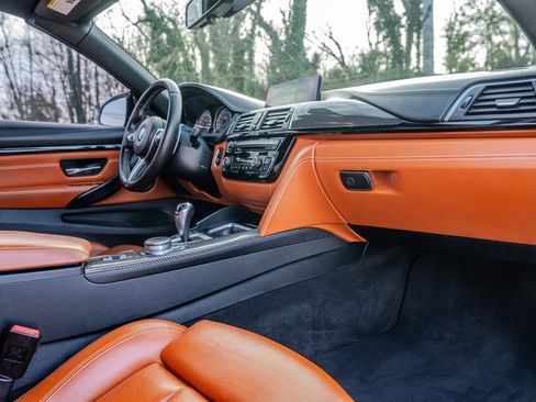 Used 2018 BMW M4 Convertible image 36