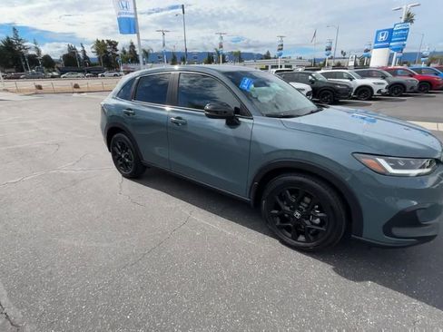 Used 2025 Honda HR-V Sport image 2