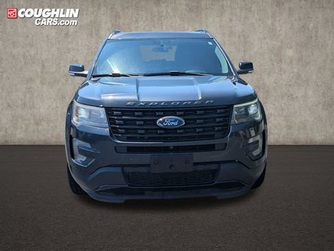 Used 2017 Ford Explorer Sport w/ Equipment Group 401A AWD/4WD image 2