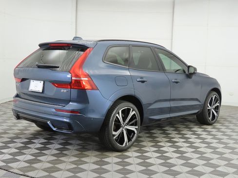 Used 2023 Volvo XC60 B5 Ultimate w/ Climate Package image 5