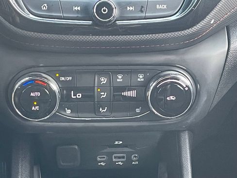Used 2023 Chevrolet TrailBlazer RS w/ Sun and Liftgate Package FWD image 17