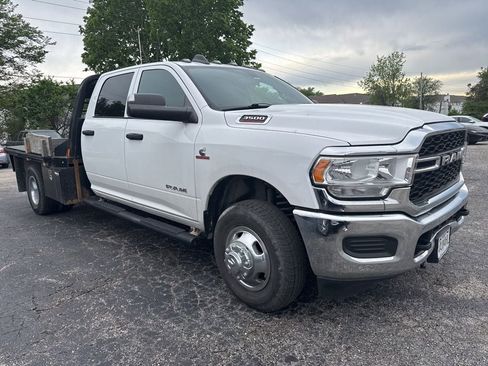 Used 2021 RAM 3500 Tradesman w/ Chrome Appearance Group AWD/4WD image 4