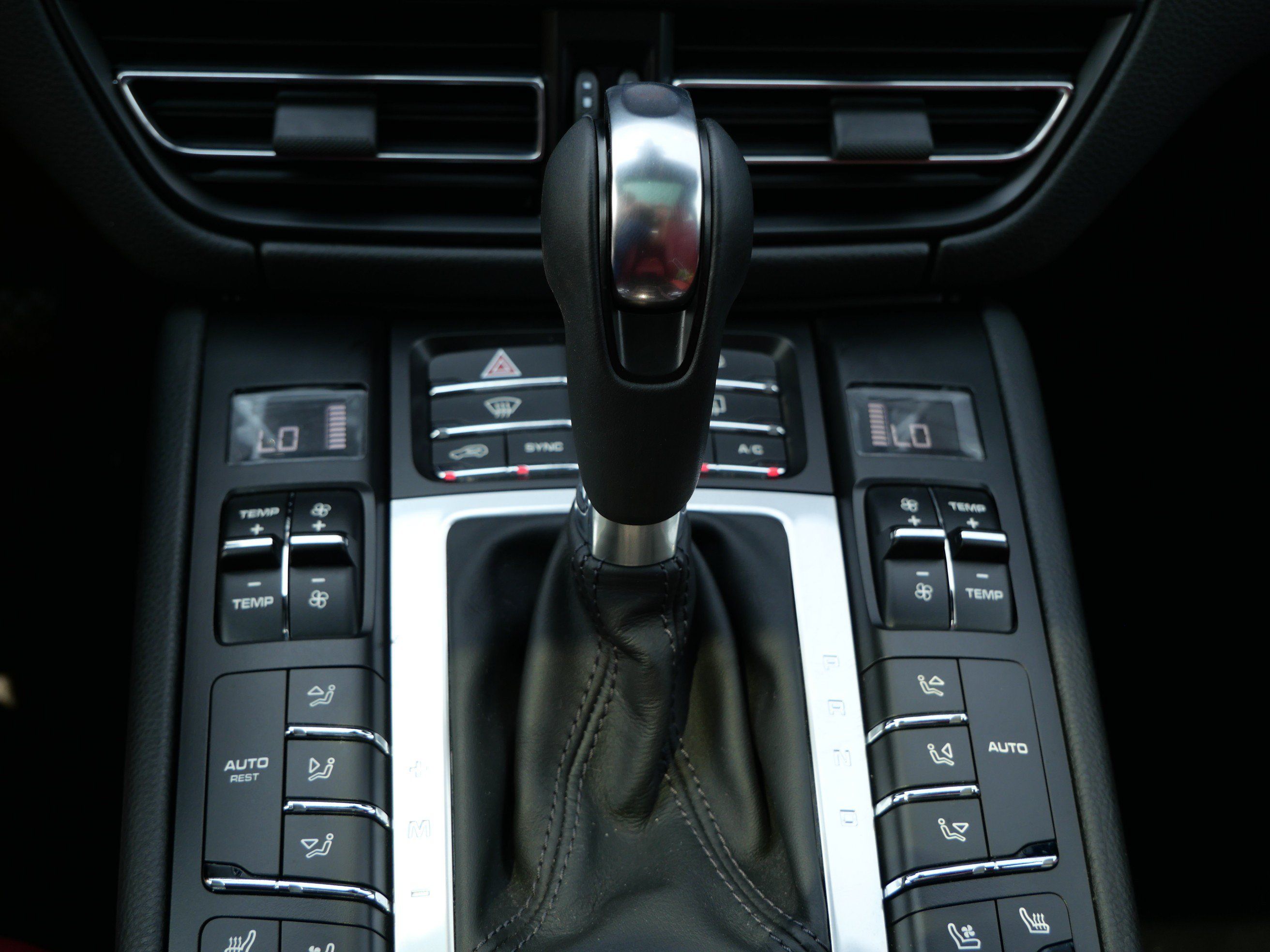 Used 2021 Porsche Macan S AWD/4WD image 22