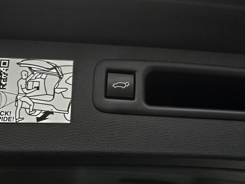 Used 2023 Toyota Highlander Limited image 27