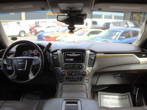 Used 2017 GMC Yukon XL Denali AWD/4WD image 21