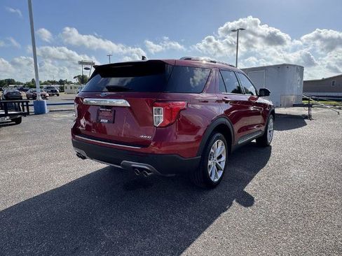 Certified 2023 Ford Explorer Platinum w/ Technology Package AWD/4WD image 3