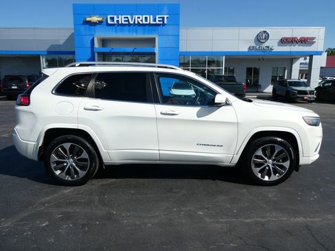 Used 2019 Jeep Cherokee Overland AWD/4WD image 5