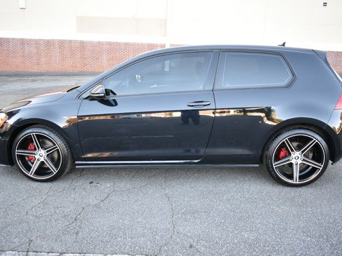 Used 2015 Volkswagen GTI S image 9
