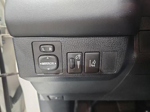 Used 2016 Toyota RAV4 Limited AWD/4WD image 23