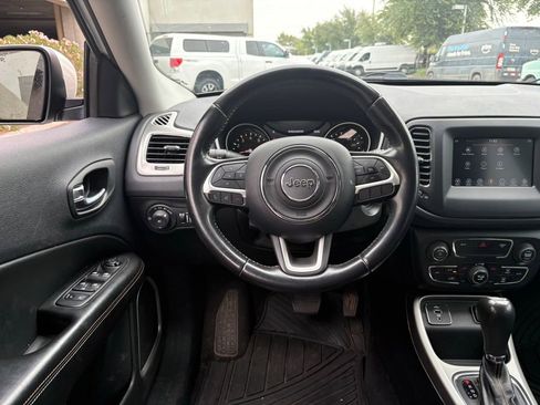 Used 2019 Jeep Compass Latitude w/ Popular Equipment Group FWD image 7