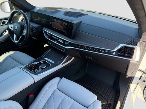 Used 2023 BMW X7 xDrive40i w/ Premium Package image 15