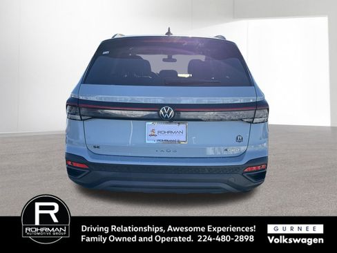 New 2026 Volkswagen Taos SE image 8