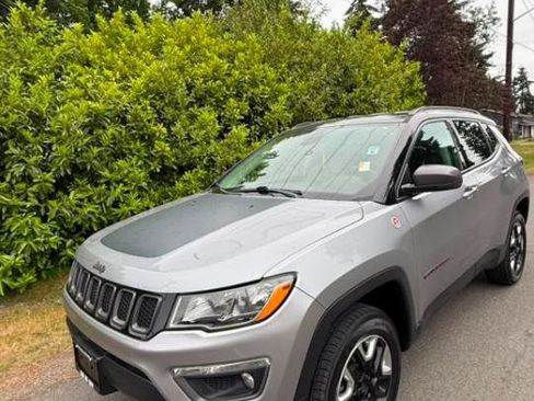 Used 2018 Jeep Compass Trailhawk w/ Leather Interior Group AWD/4WD image 7