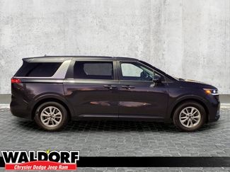 Used 2023 Kia Carnival LX video 2