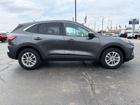 Used 2020 Ford Escape SE image 8