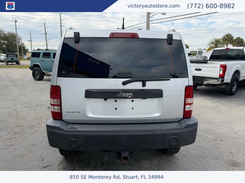 Used 2012 Jeep Liberty Sport AWD/4WD image 8