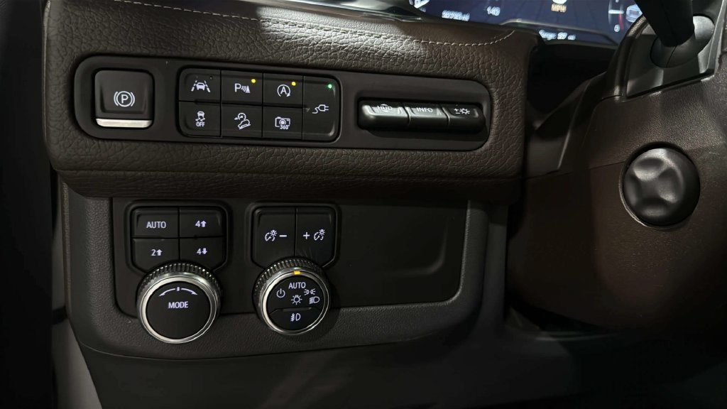 Used 2022 GMC Yukon Denali AWD/4WD image 39