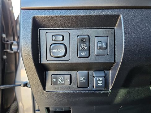 Used 2021 Toyota Tundra SR5 image 13