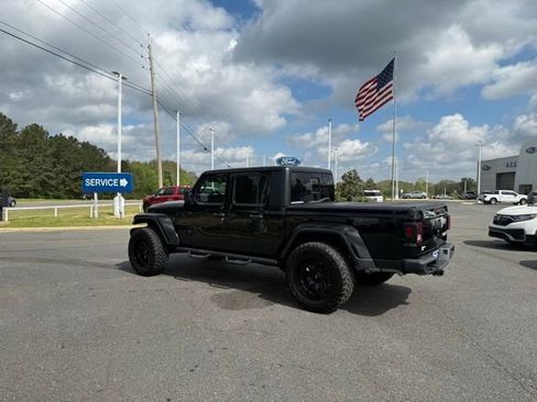 Used 2023 Jeep Gladiator Willys image 4