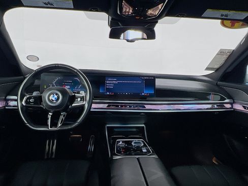 Used 2024 BMW 740i image 29