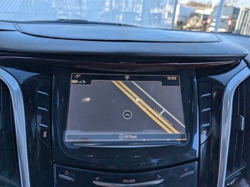 Used 2020 Cadillac Escalade Premium Luxury image 4